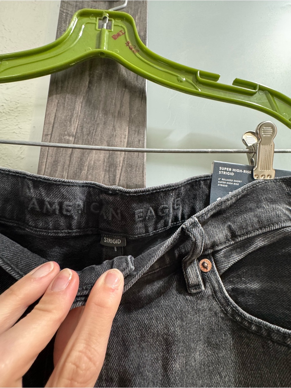 American Eagle Outfitters Black High-Rise Denim Jean Shorts - Picture 2 of 4
